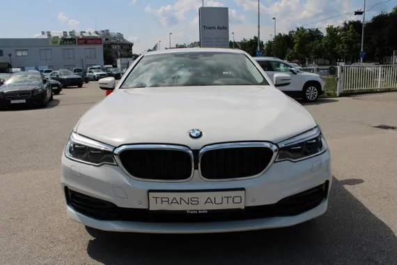 BMW serija 5 530e AUTOMATIK Sport Line *NAVI,LED,KAMERA* Image 2