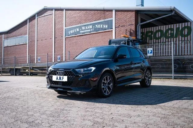 AUDI A1 citycarver 30 TFSI S tronic Admired Image 1