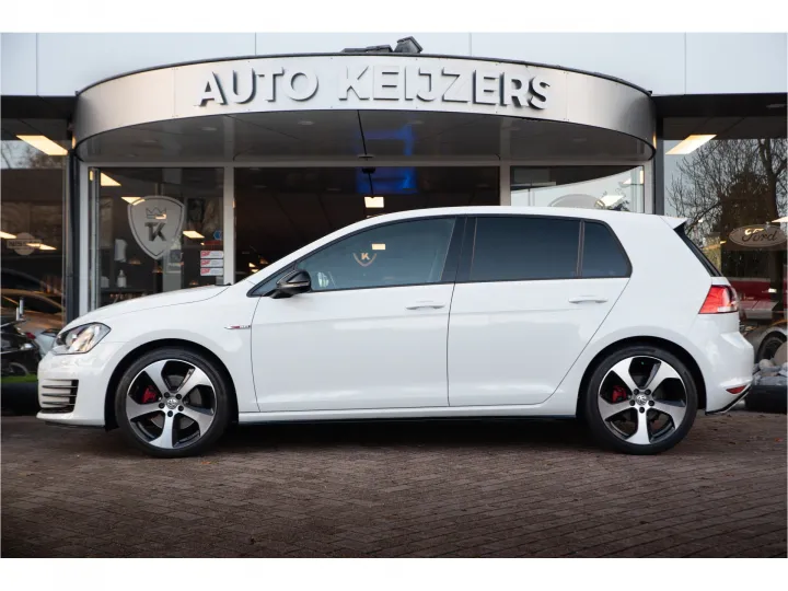 Volkswagen Golf 2.0 TSI GTI  Image 3