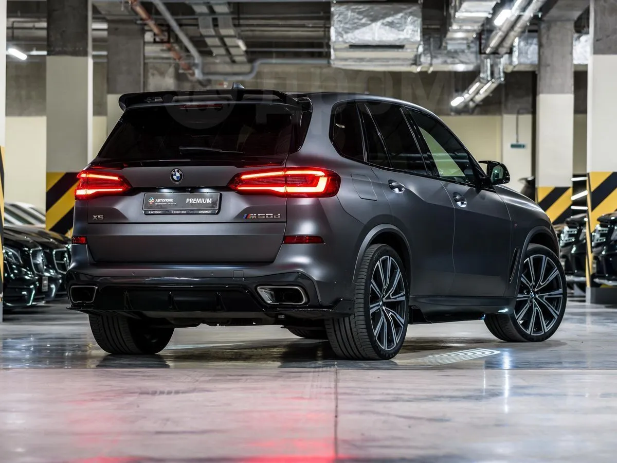 BMW X5 xDrive M50d AT Base Image 7